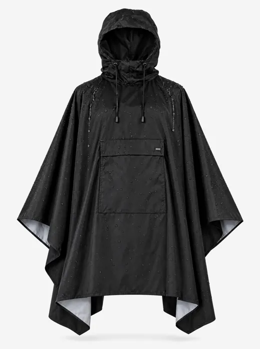 Capa impermeable negra con capucha