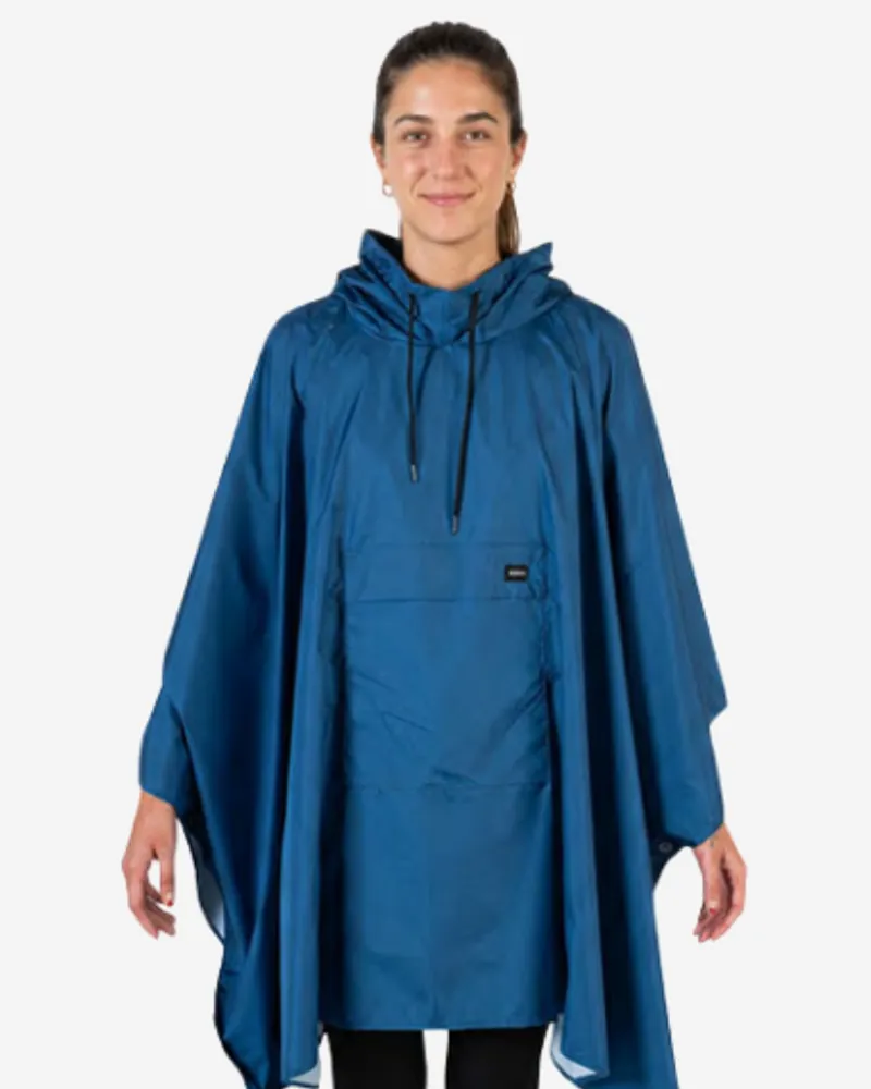 Capa impermeable azul, frente